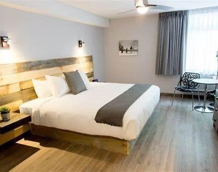 Hotel Far Hills Val-Morin ภายนอก รูปภาพ