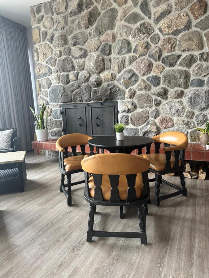 Hotel Far Hills Val-Morin ภายนอก รูปภาพ
